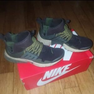 Nike Air Presto mid cut New $70